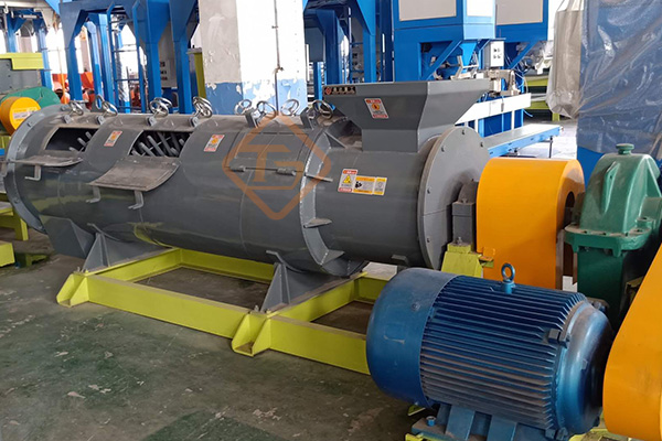 新型有機肥造粒機.jpg 新型有機肥造粒機.jpg