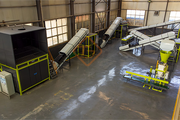 養豬場糞便含水高、太臭怎么解決?小型豬糞有機肥生產線怎么建? 養豬場糞便含水高、太臭怎么解決?小型豬糞有機肥生產線怎么建?