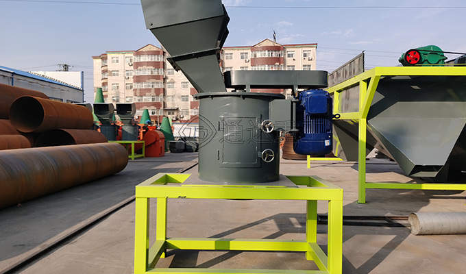 立式粉碎機4.jpg 立式粉碎機4.jpg