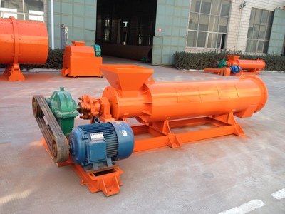 生物有機(jī)肥轉(zhuǎn)股攪齒二合一造粒機(jī)