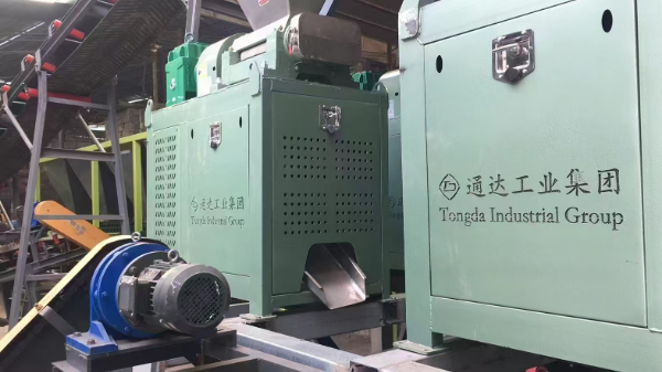 貴州興義融雪劑生產(chǎn)線調(diào)試 (2).jpg 貴州興義融雪劑生產(chǎn)線調(diào)試 (2).jpg